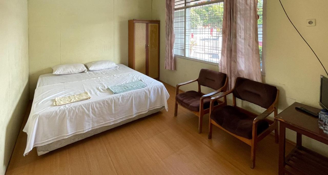 Valencia Homestay Redpartner Парапат Екстериор снимка